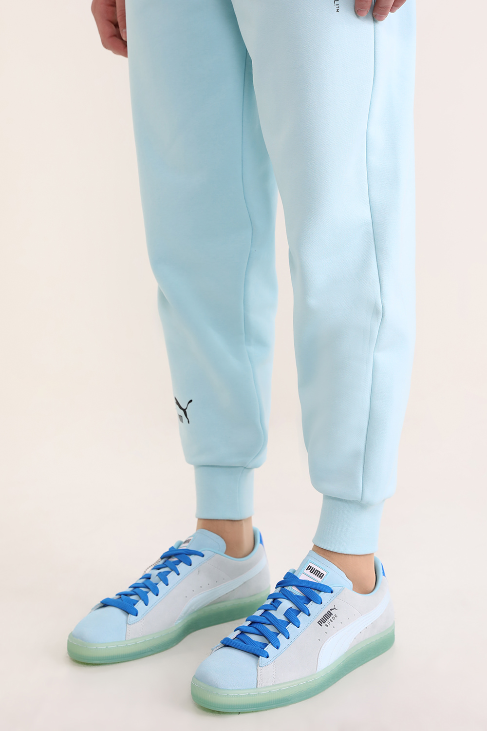 תמונת כל הלוק של פומה X פוקימון נעלי סניקרס סקווירטל